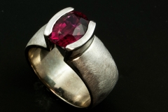 Rubalite garnet ring set in 18kw